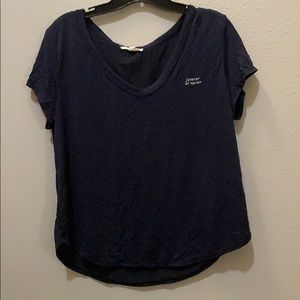 NAVY V-NECK TEE